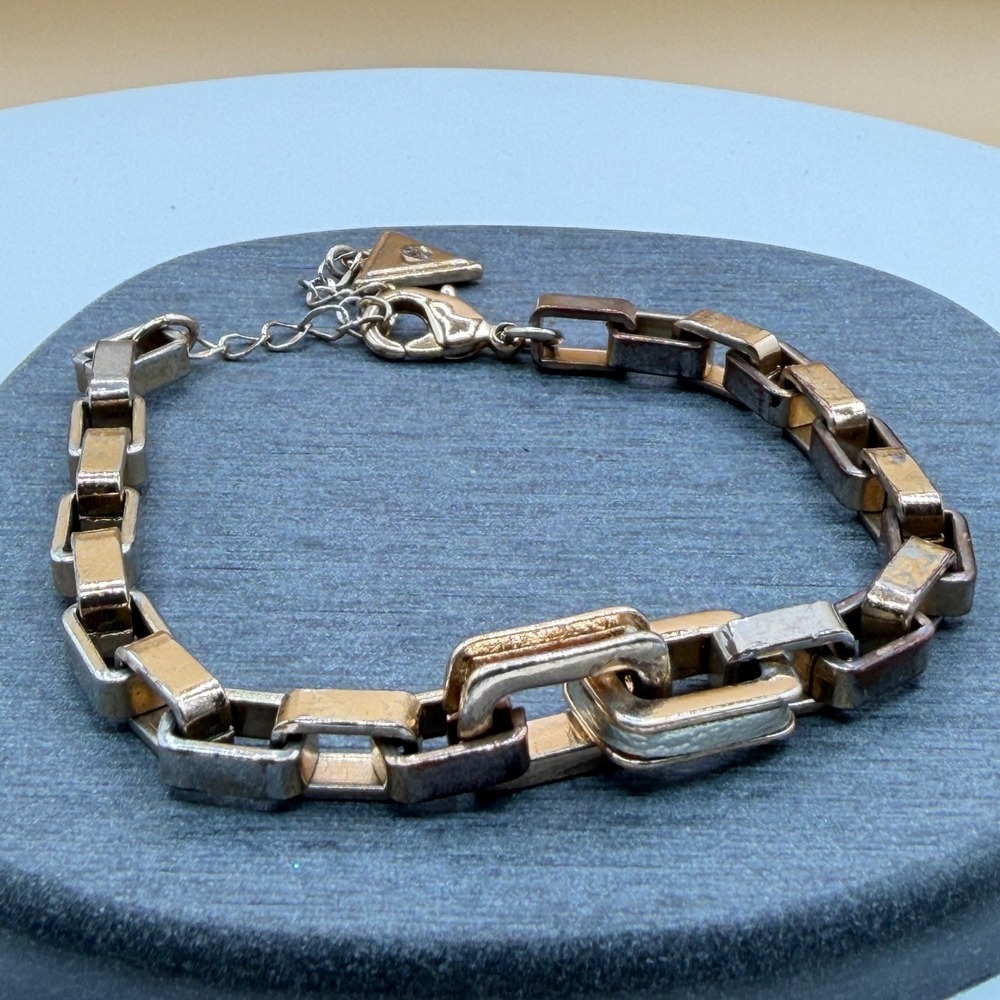 GUESS Gold Tone Chunky Geometric Link Chain Bracelet Logo Charm Adjustable Style